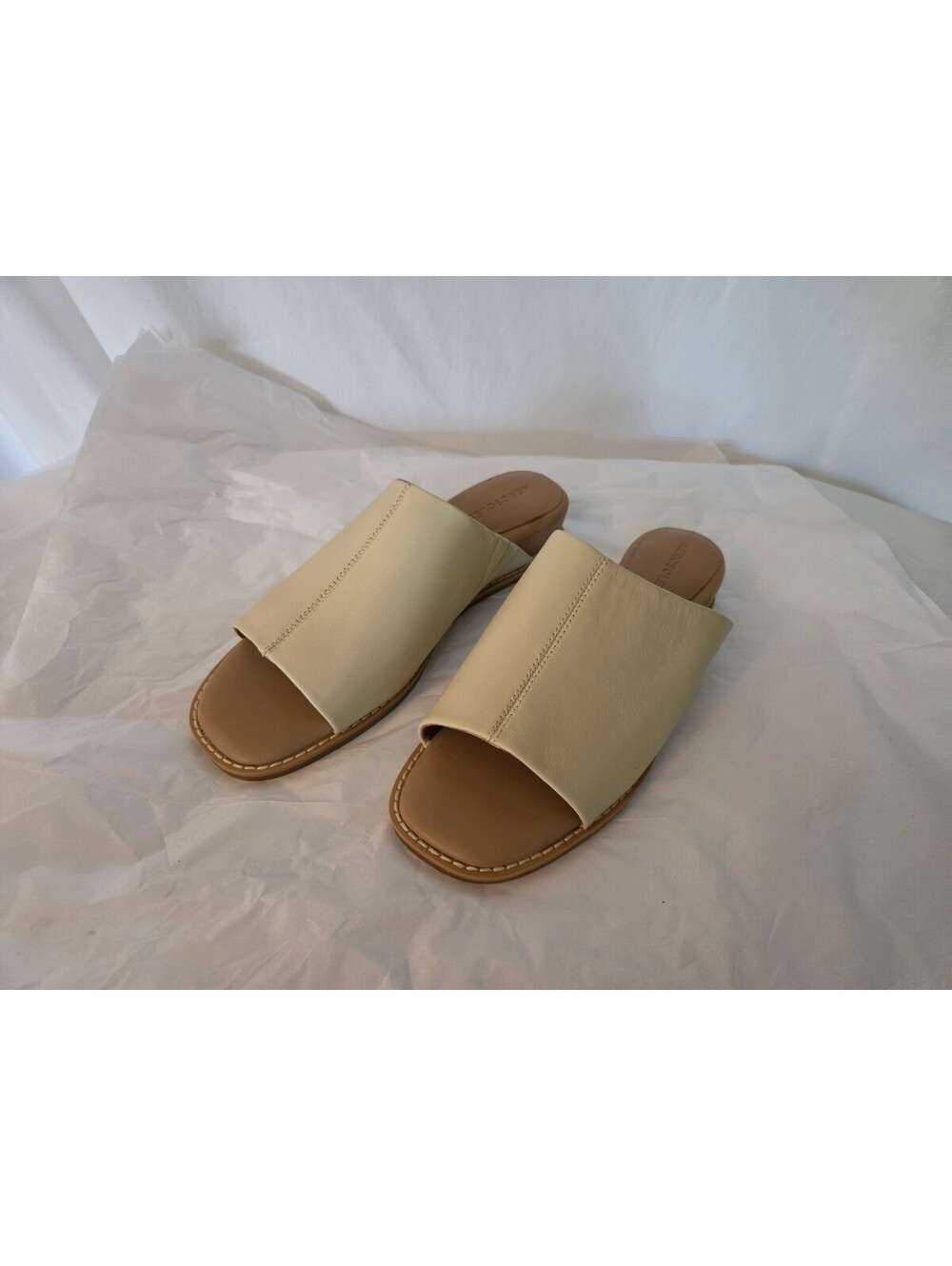 Aerosoles Womens 7.5 Ivory Cream Slide Sandals Square Toe Minimalist Comfort
